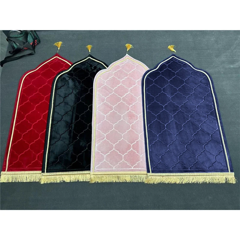 

Prayer Mat for Muslim Ramadan Gift Flannel Carpet Worship Kneel Embossing Floor Carpets Non-slip Soft Portable Travel Prayer Rug