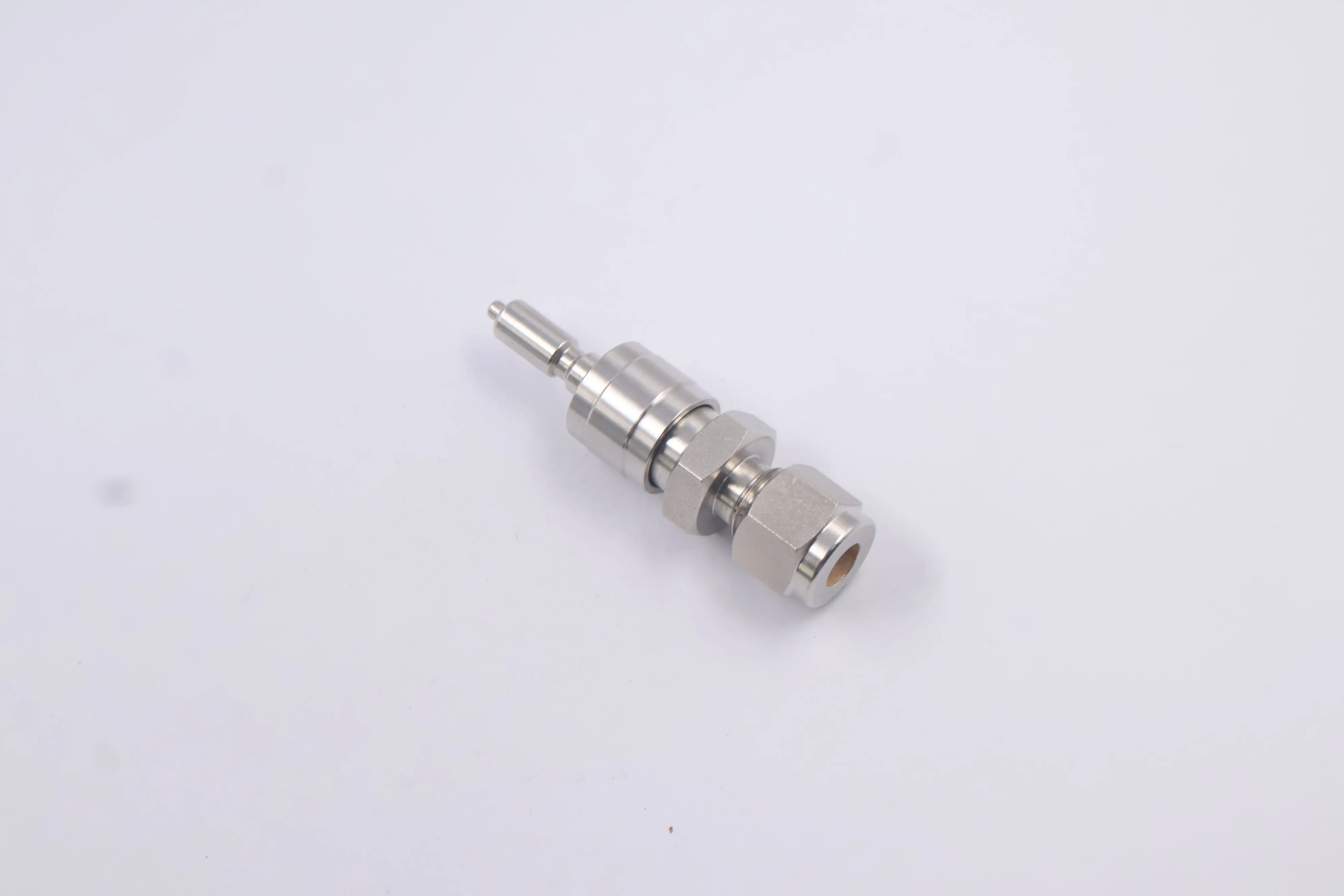 SS-QC6-D1-600, Stainless Steel Instrumentation Quick Connect Stem with Valve, 0.5 Cv, 3/8 in. Bulkhead Tube Fitting