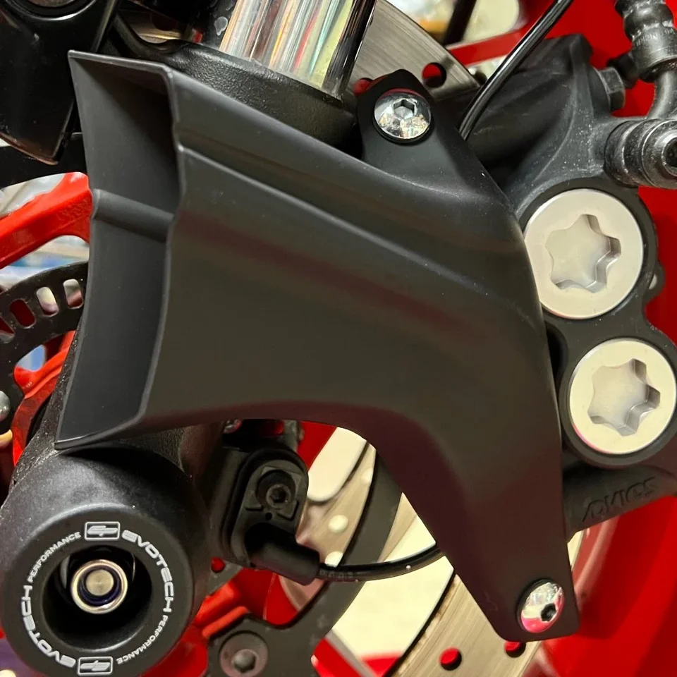 ブレーキキャリパーエアダクト カワサキ ZX6R ブレーキキャリパー エア