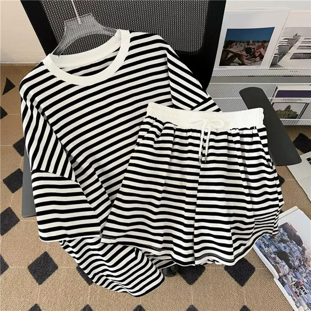 

2024 Striped Shorts and Top Sets Short Sleeves Tee Top Short Pants Suit Summer 2 Piece Outfits T-shirt Blouses Wide Leg Shorts