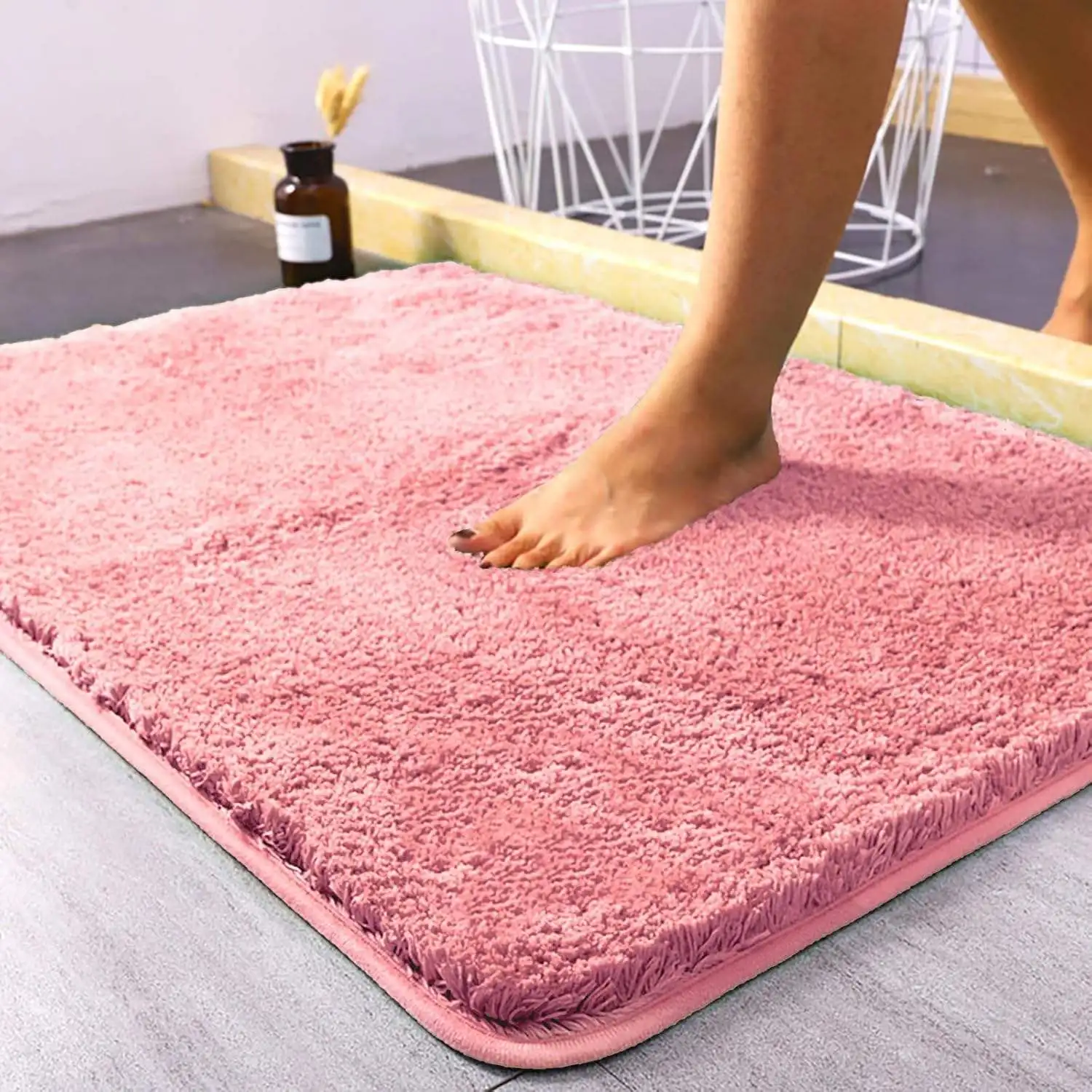 Plush Microfiber Bathroom Mat 2