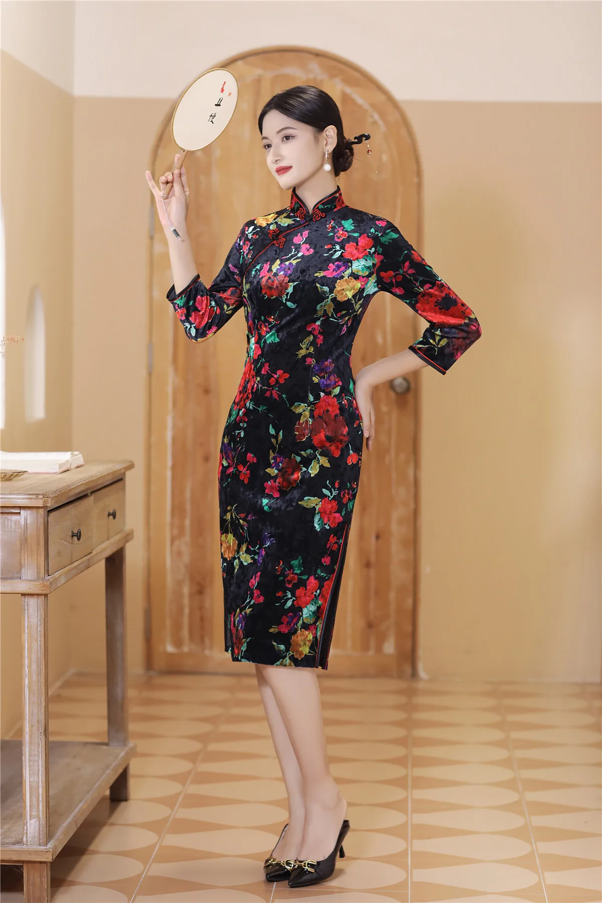 

Shanghai Story Women's Velvet Cheongsam Dress 3/4 Sleeve Mandarin Knee Length Traditional Chinese Qipao