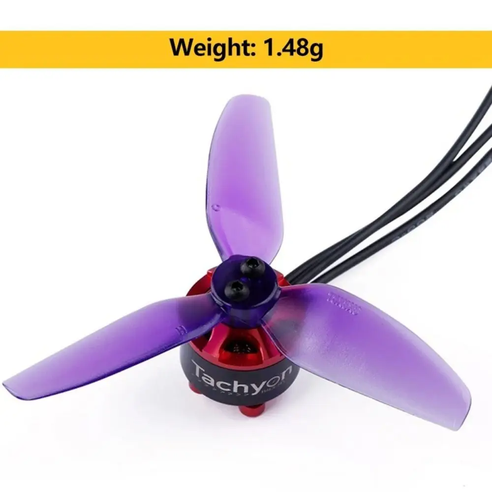 Hélices HQProp T3X3X3 3 pouces PC 3 pales pour drone FPV course, angle montrant les pales courbées