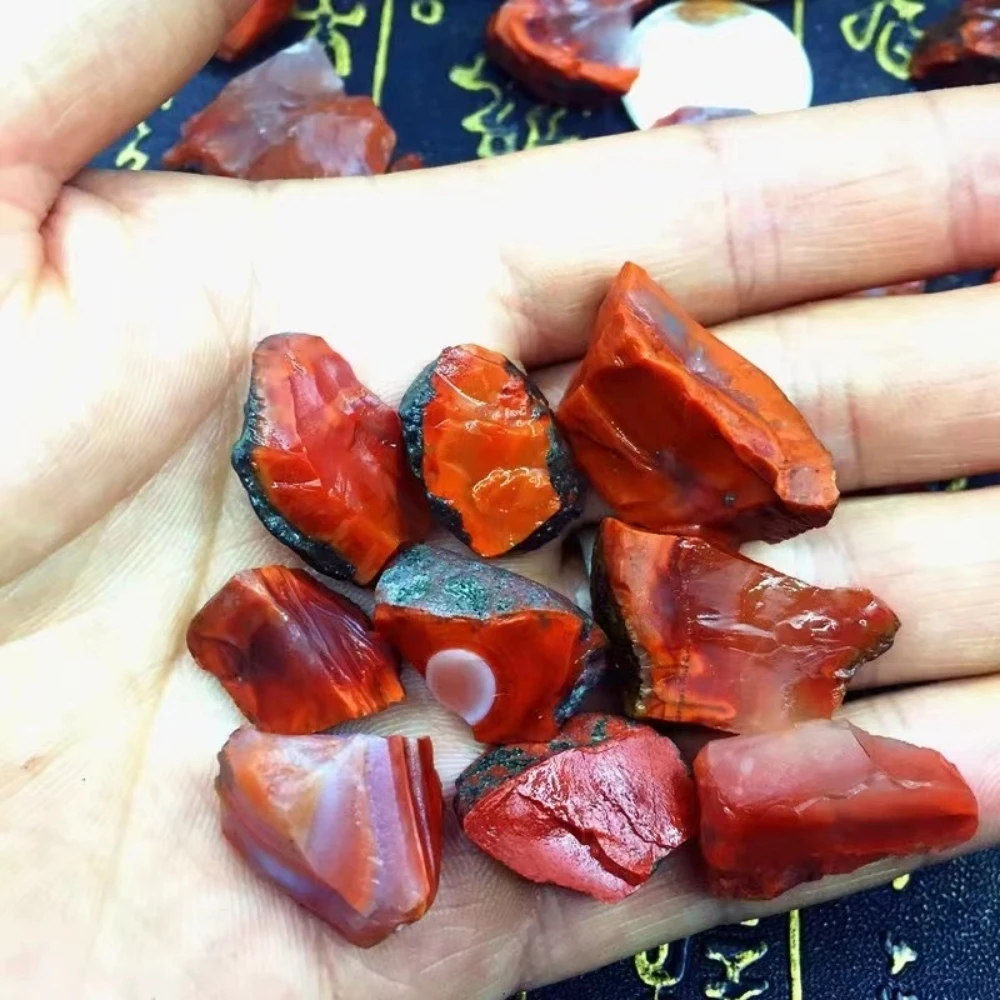 

Natural Rough Southern Red Agate Diffuser Oil Raw Stone for Making Jewelry Specimen Aquarium Garden Decoration Stone