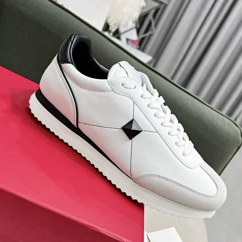 

New Calfskin Lace up Flat Casual Shoes Men's Contrast Color Rivet Thick Sole Small White Shoes Round Head Sneakers Women shoes