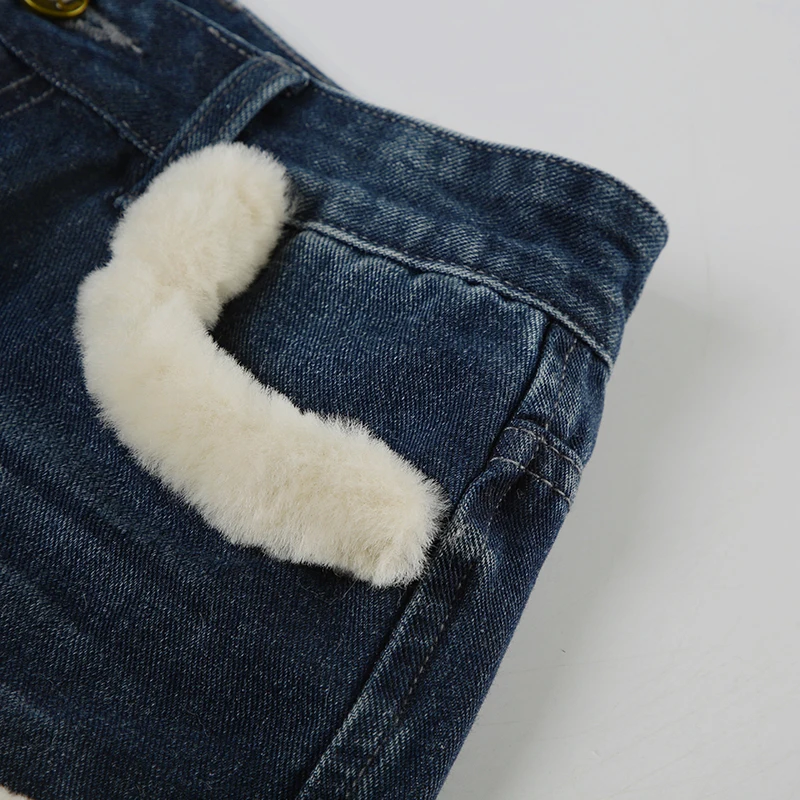 Mini vaqueros con ribete esponjoso kawaii para mujer, estilo chic, suave y dulce, diseño corto azul que combina con todo.