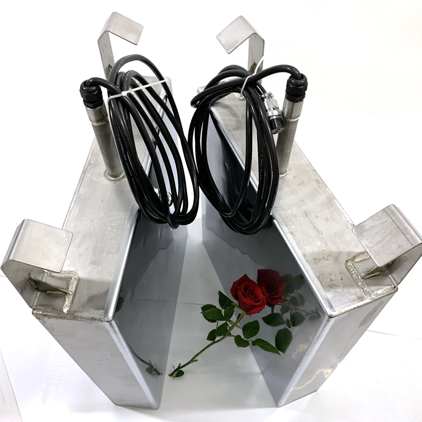 

Side Tpyes 2400w 40khz Underwater Immersible Ultrasonic Transducer Pack For Cleaning Tank