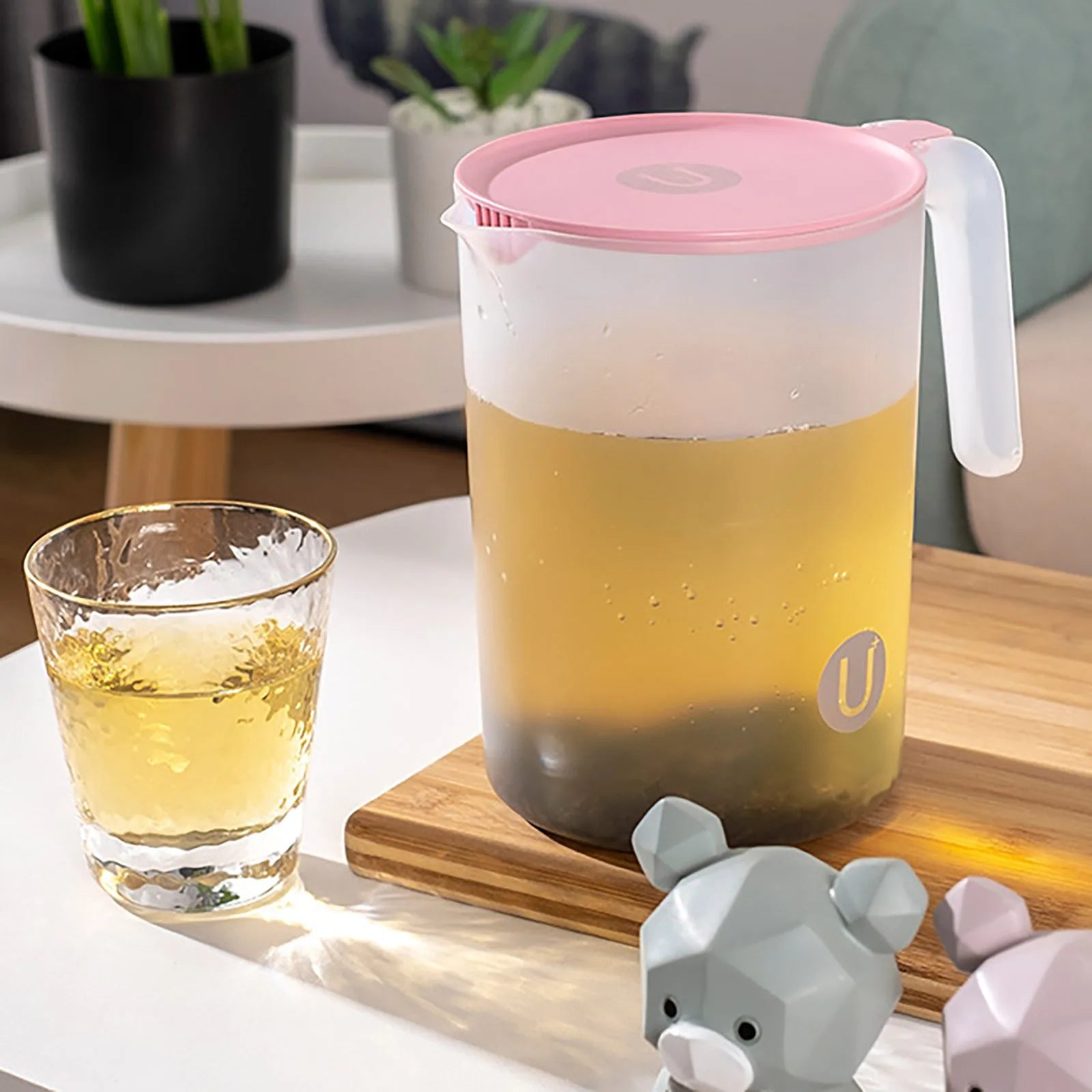 2000ML/2500ML Plastic Pitcher with Lid, Large Capacity Water Jug Juice Carafe for Water, Juice, Iced Tea, Soda, Lemonade