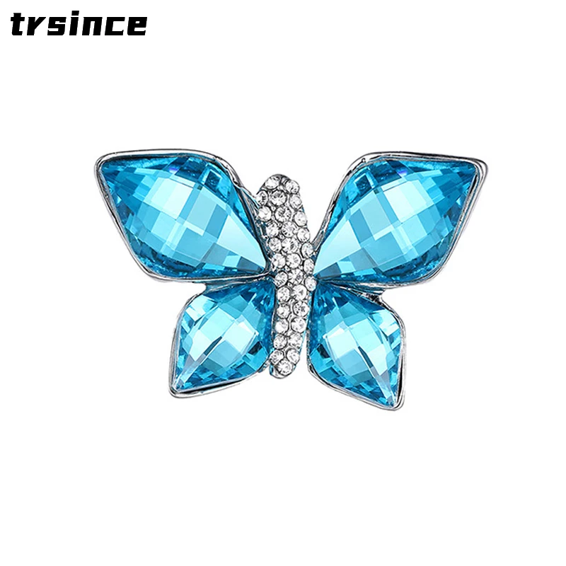 

2022 New Insect Series Brooch Butterfly Brooch Inlaid Crystal Brooch Unisex Clothing Accessories Exquisite Brooch