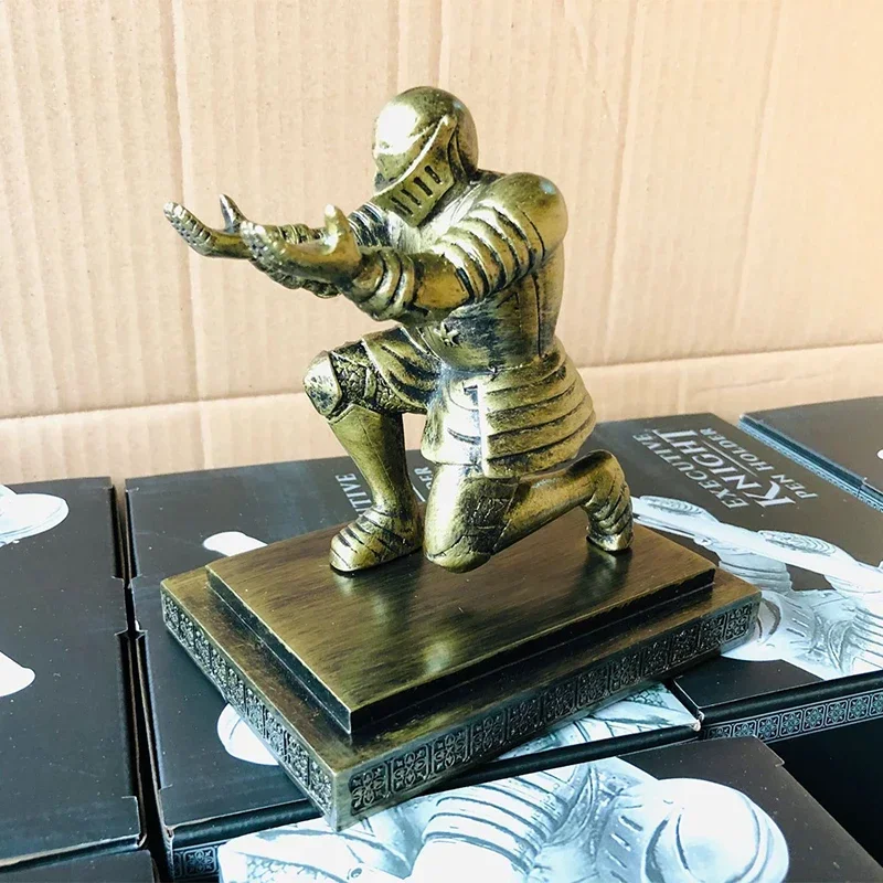 

Ancient Greek knight Figurine pen holder room Decor soldier resin statue Ornaments home decoration office decoration accessories