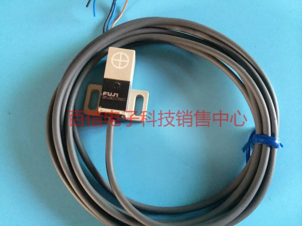 

PE-B4D3 Capacitive proximity switch