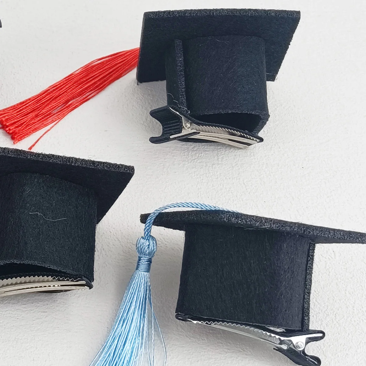 Graduation Tassel Hat Mini Doctoral Cap Clip Graduation Hat Party Stereoscopic Headdress Hair Decoration 1pcs