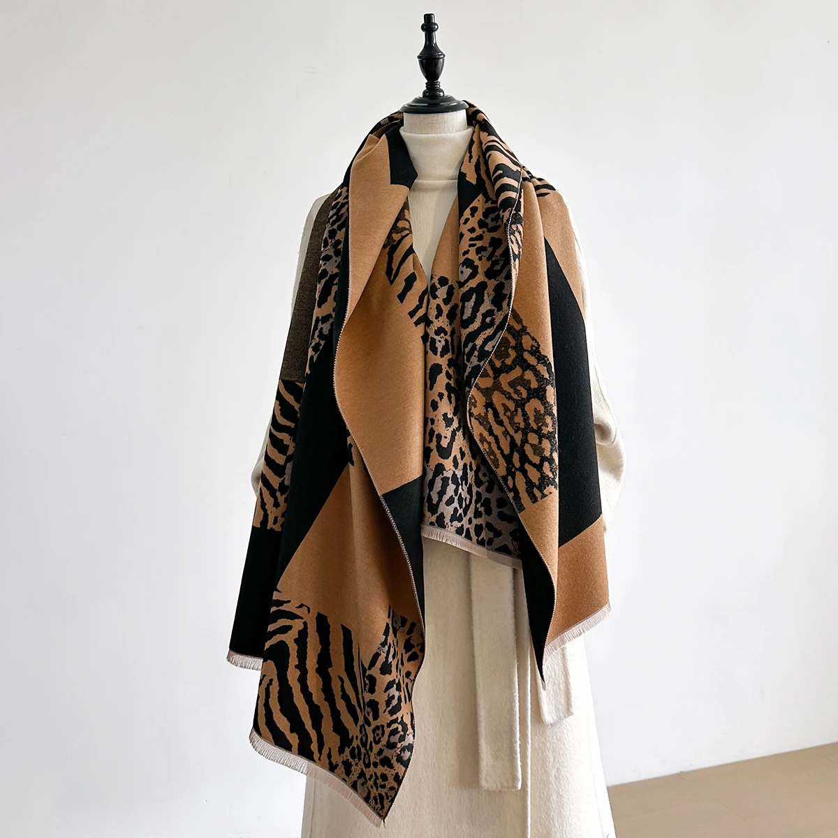 New Brand Elegance Two-Sided Leopard Print Scarf Soft Warm Fringe Pashmina Shawl Autumn and Winter Coldproof Windproof Blanket