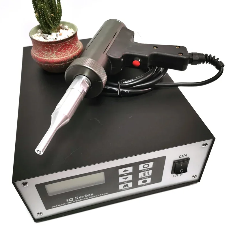 35KHZ Portable Ultrasonic Welding Equipment Fabric Handheld Spot Welder 2