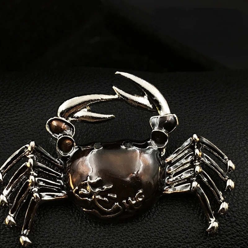 High-End Crab Brooch Men and Women Elegance Retro Corsage Accessories Suit Coat Enamel Pin Small Cute Animal Pins Jewelry Gifts