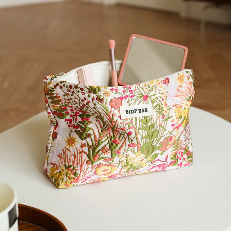 Women’s Large Capacity Green Cosmetic and Skincare Travel Bag