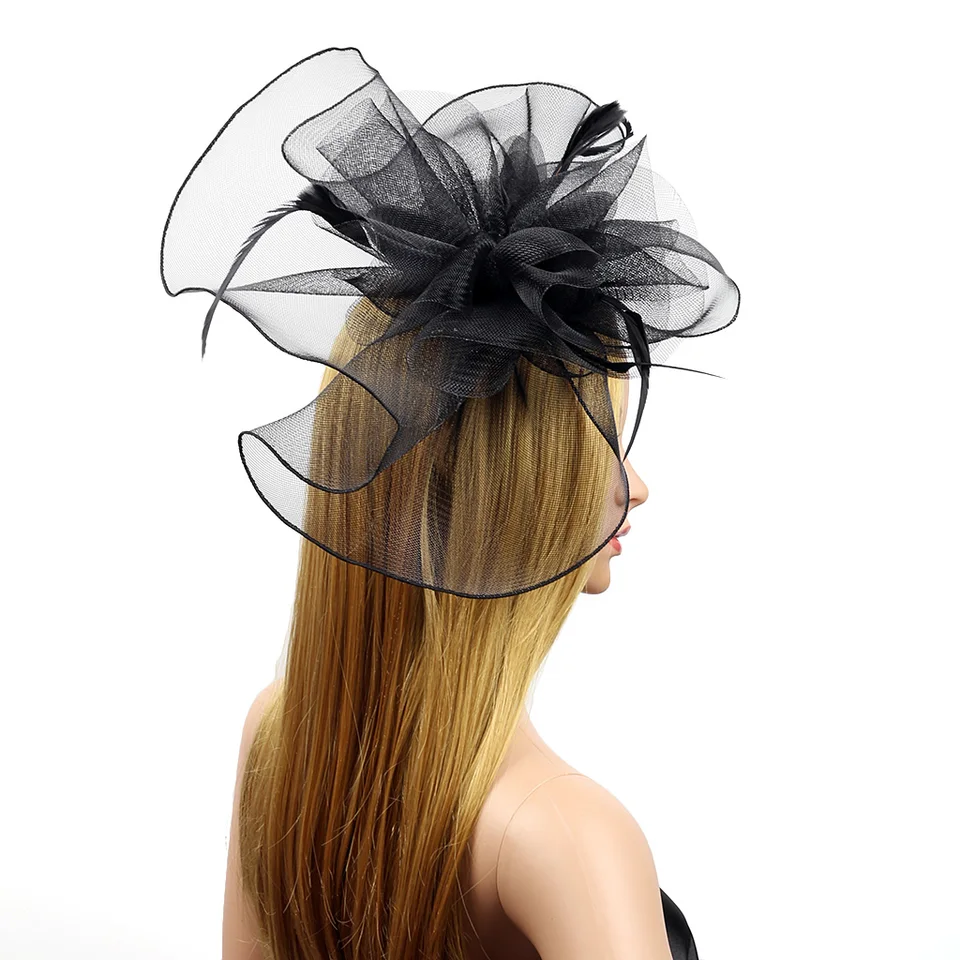 Fascinator a goccia: fermaglio per capelli con piume e rete francese - Giorno della gara, matrimonio - Italia