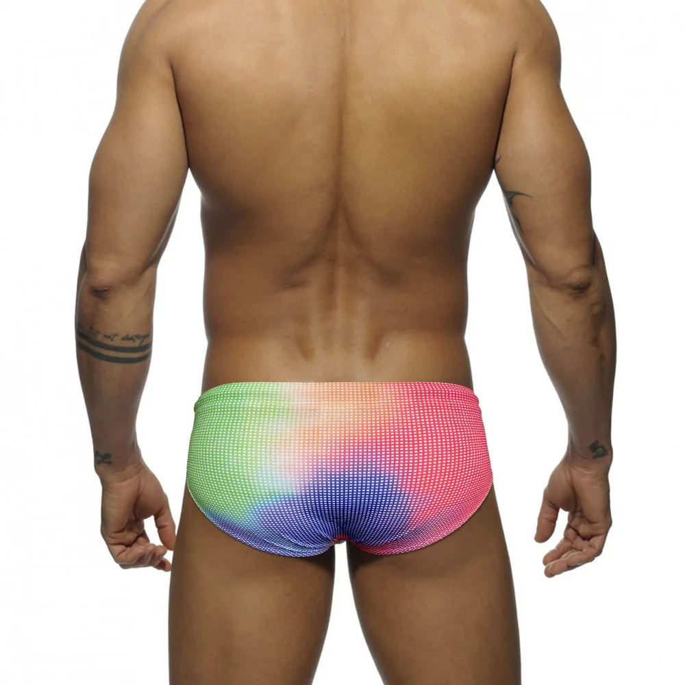 2022 Gradient Mens Swimwear Swim Briefs Sexy Pouch Pad Male