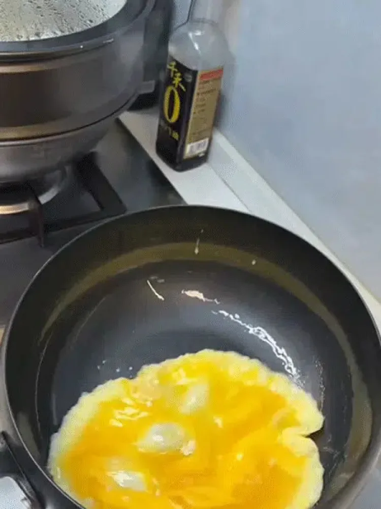 Handmade Pure Iron Non-Stick Frying Pan - Big Belly Flat Bottom Cookware for Gas Stove
