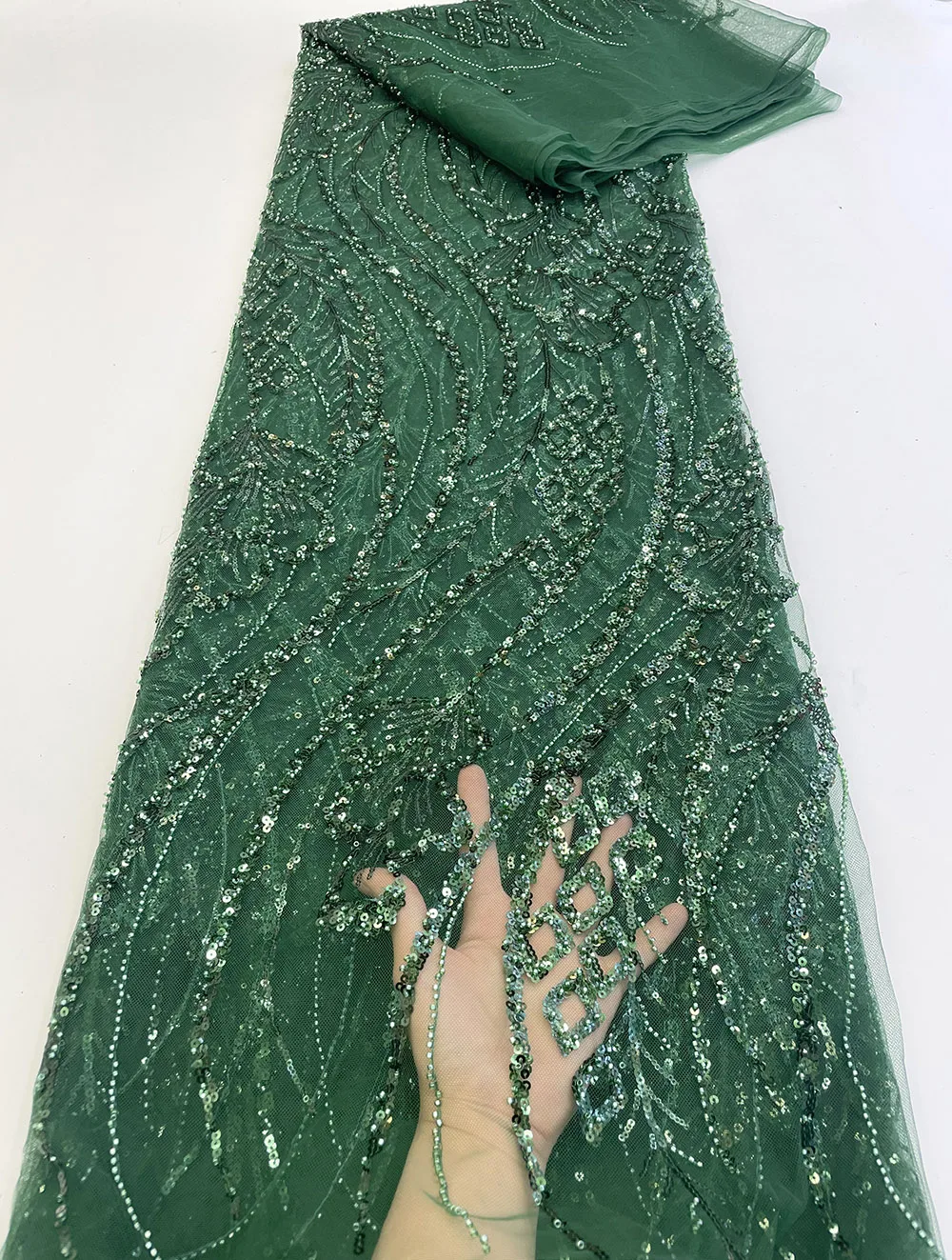 

2023 Latest Luxury Elegant Embroidery Groom Lace African Tulle Sequins Lace Fabric For Wedding Party Long Dress