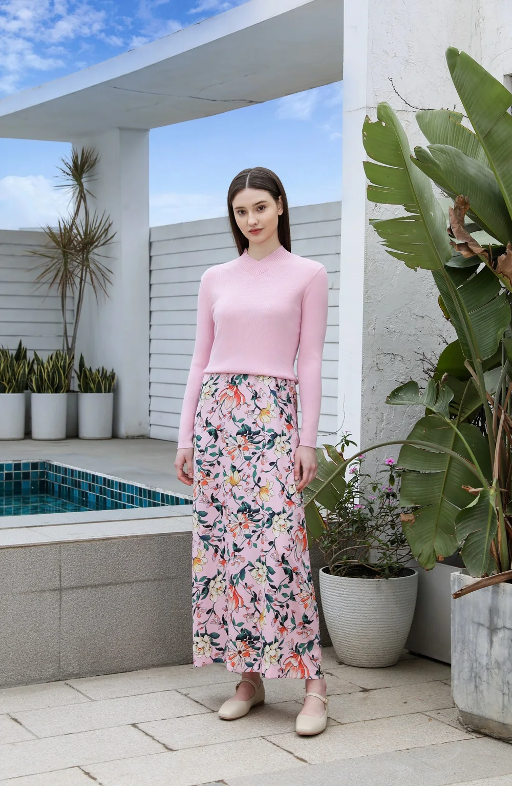 AP 2025SS – robe en Satin à fleurs pour femmes, rose clair, tricot, col en v, pull, jupe élégante pour dames 1 AP 2025SS – robe en Satin à fleurs pour femmes, rose clair, tricot, col en v, pull, jupe élégante pour dames 1