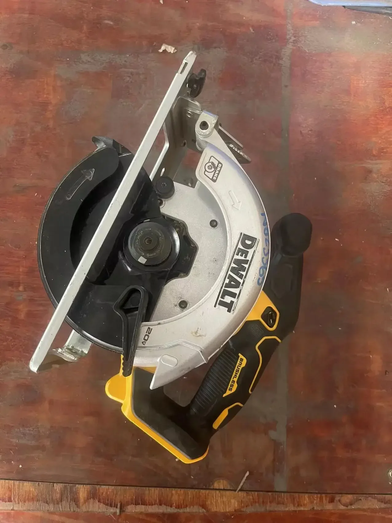 

USED Dewalt DCS566 18v 165mm Brushless Circular Saw Cordless Body Only (SECOND HAND)