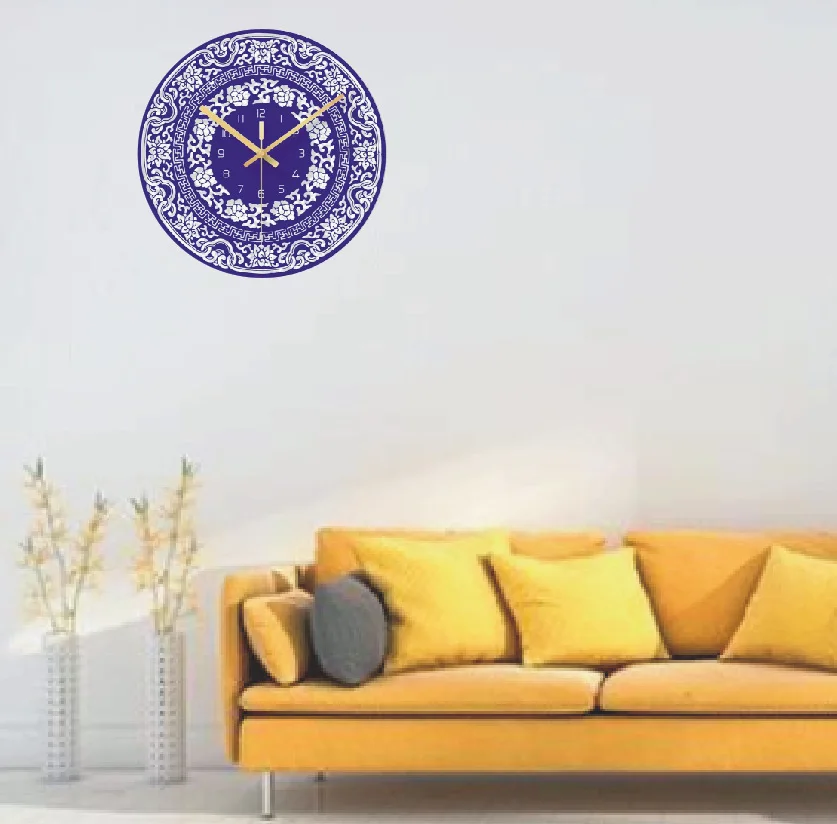 개인화된 단순함과 다채로운 예술 벽시계를 갖춘 파란색과 흰색 도자기 유리 시계 스탠드