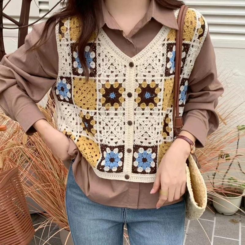 Рисунок 2 - Элегантный ажурный жилет с цветочным рисунком