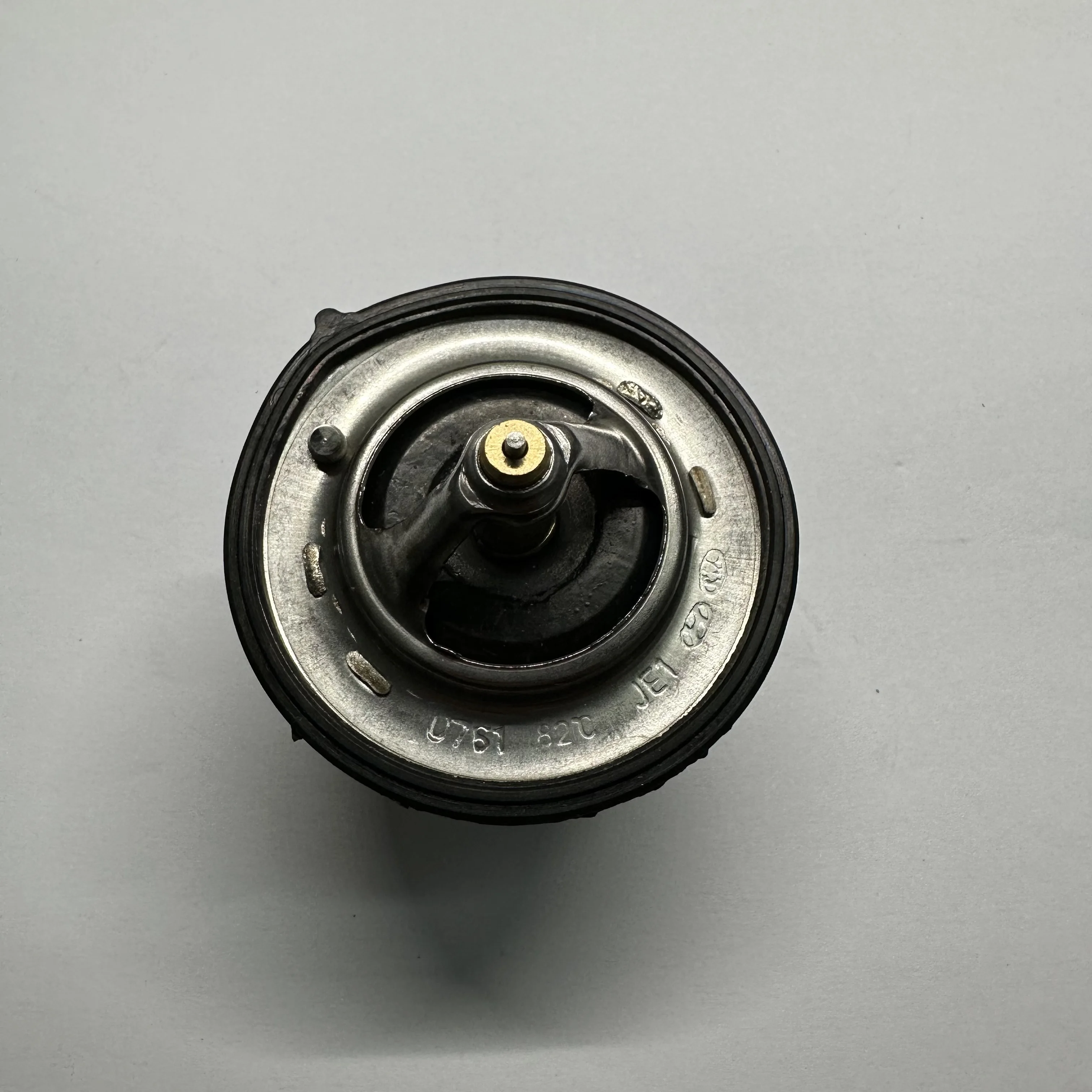 2550023010 Engine Coolant Thermostat for hyundai Accent Elantra Sportage for kia Rio Forte 25500-23010 2550023001 25500-23001