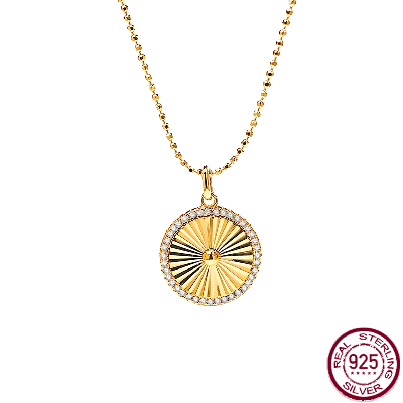 

Luxury and fashionable 925 sterling silver pendant with high carbon diamond inlay, niche retro and high-end wedding jewelry
