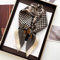 Foulard carré imprimé de luxe pour femmes, sac élégant, ruban, bandeau pour dames, châle Paisley, foulard pour dames, 70x70cm 1