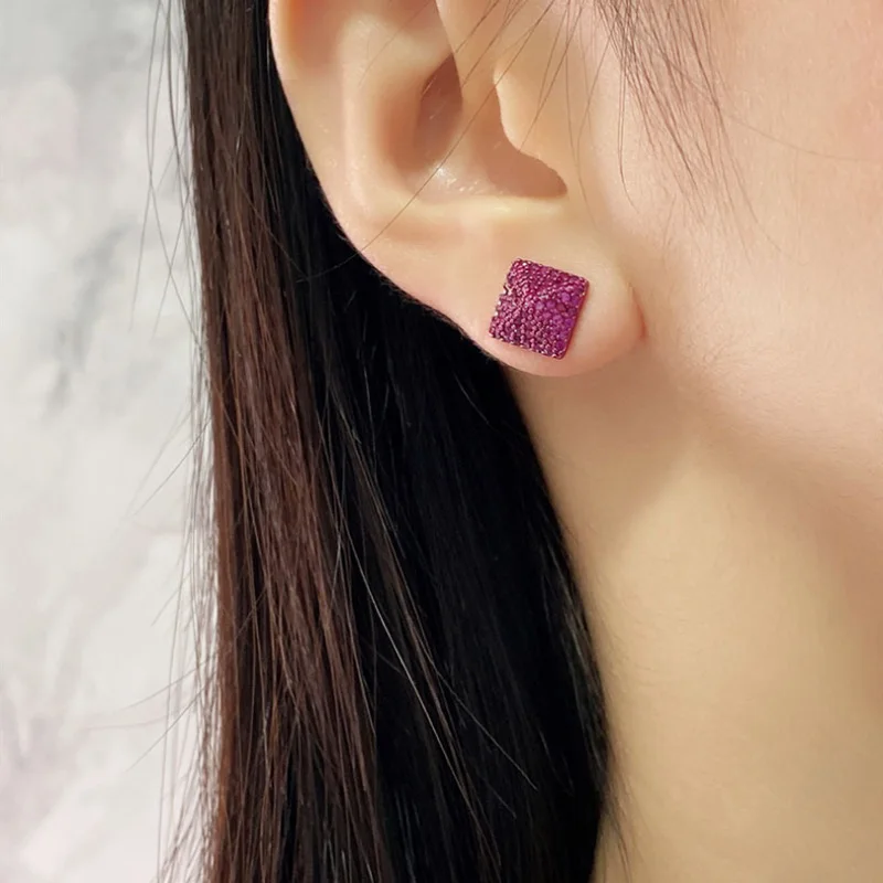 Donia Jewelry Fashion New Titanium Steel Micro-Inlaid AAA Zircon Rivet Earrings Luxury Retro Accessories.