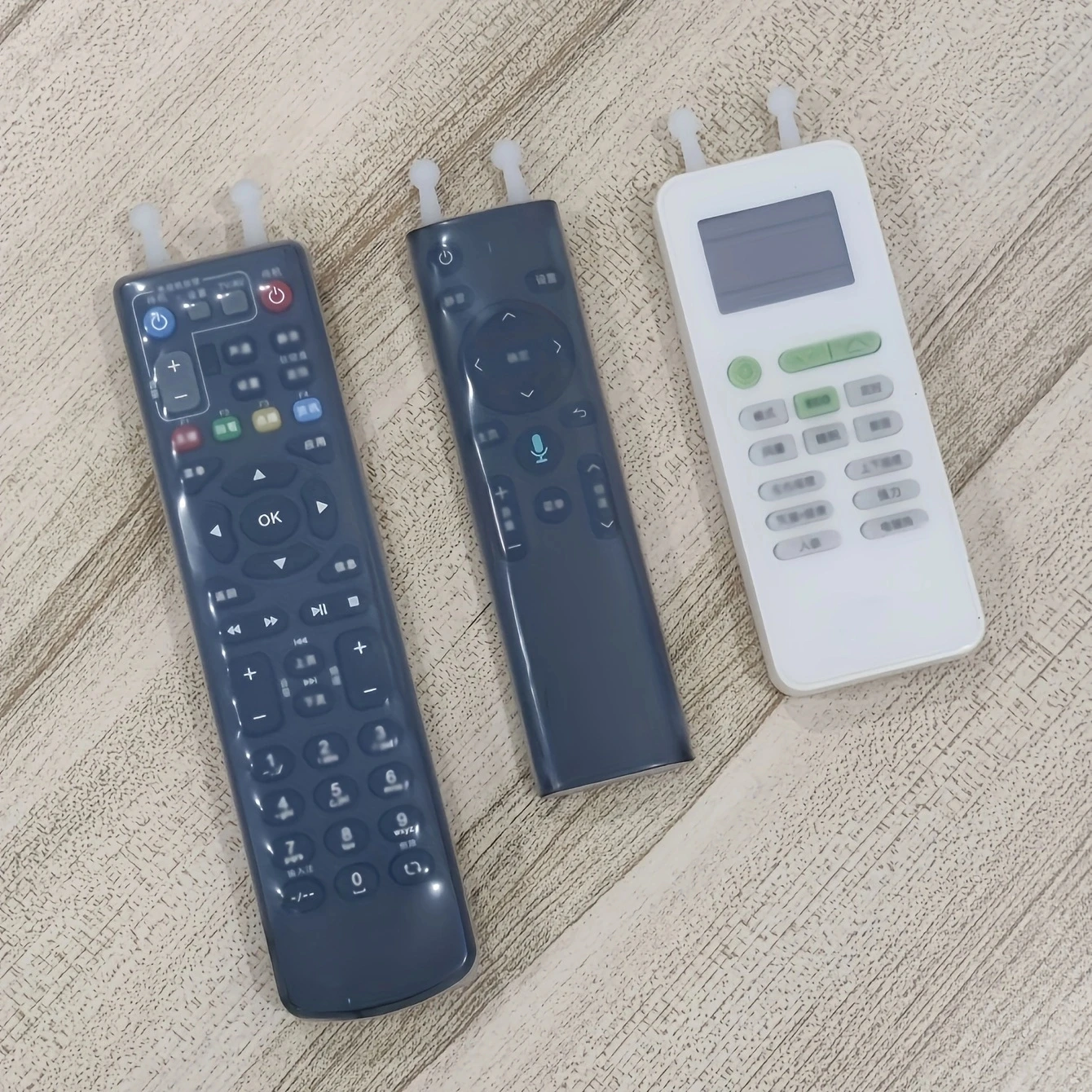 Description Picture 5 of item1/3/5pcs-Air Conditioning TV Remote Control Elasticity Dust Cover Transparent Silicone Cases Remote Control Protection Shell