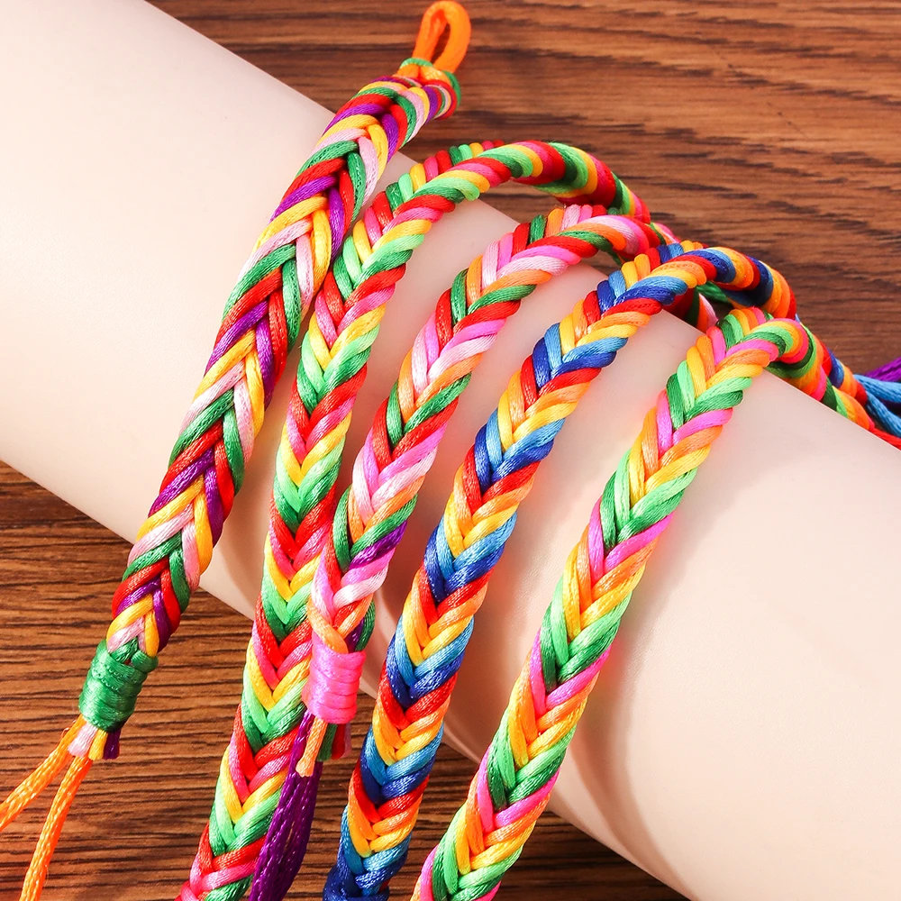 Zufällig 1 Stück handgefertigte gestrickte Armbänder und Armreifen für Damen und Herren, mehrfarbige Seilarmbänder, Urlaub, Geburtstag, Schmuck, Geschenke – Detail 5