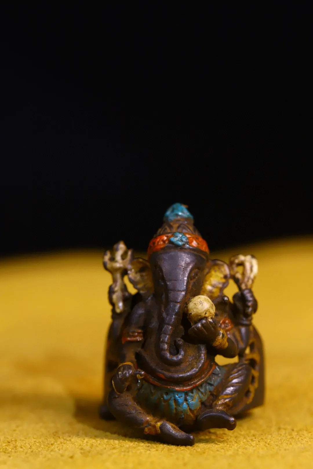 

Tibetan Bronze Handmade Colored Elephant Nose God of Wealth Buddha Statue with Hollow Ring and Ring, Men's and Women's Ethnic St