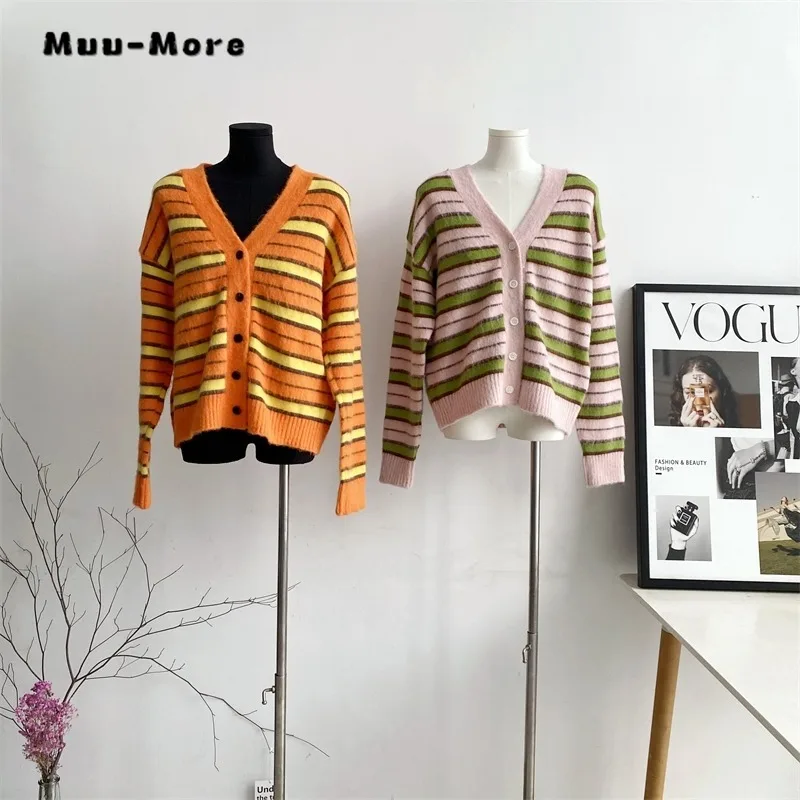 

2023 Autumn Winter American Retro Single Breasted V-neck Classic Striped Knitted Cardigan for Women Vintage Cozy Sweater Coat