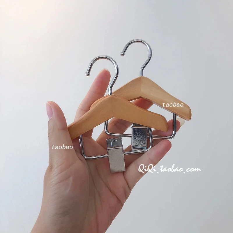 TPZORJX 12 Perchas De Plástico Para Muñecas De 11.5 Pulgadas – Perchas Con Ganchos Y Ranuras Antideslizantes – Organizador De Armario Para Ropa De Niños – Regalo Práctico Para Padres
