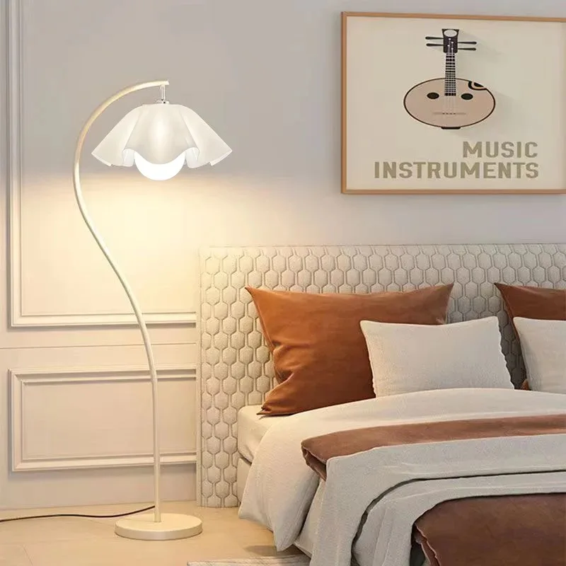 

French Vintage Living Room Petal Led Floor Lamps Bedroom Bedside Lamp Study Vertical Decorative Ambient Lights Home Decor