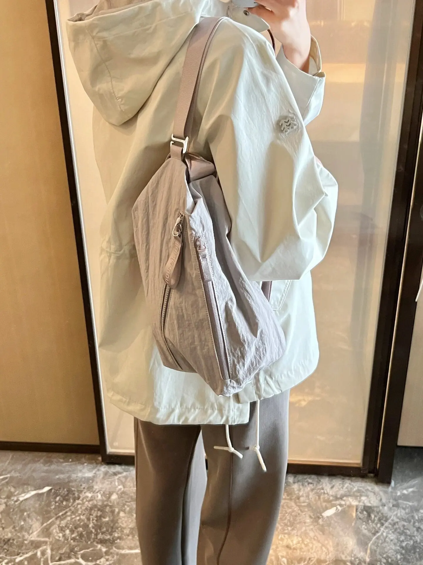 Lulu 패스트 트랙 경량 대용량 다기능 피트니스 가방