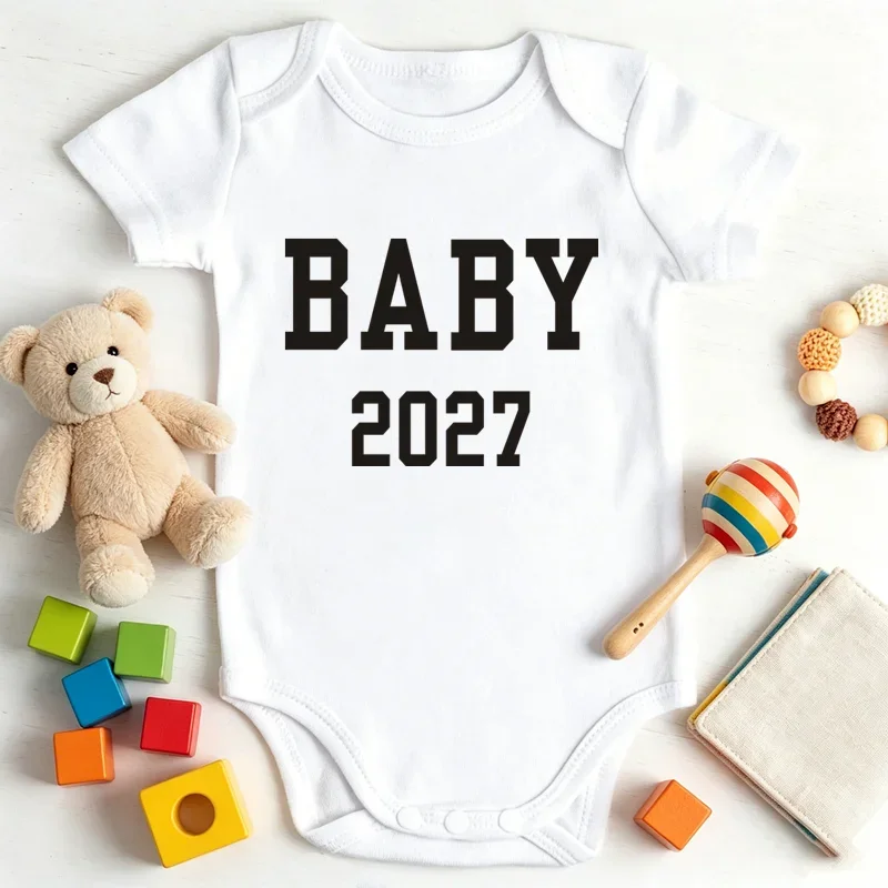 Body Neonato 2027 Minimalista Nero con Scritta, Tutina per Annuncio Nascita, Pubblicazione Gravidanza, Accessorio Fotografico, Pagliaccetto a Maniche Corte per Neonato
