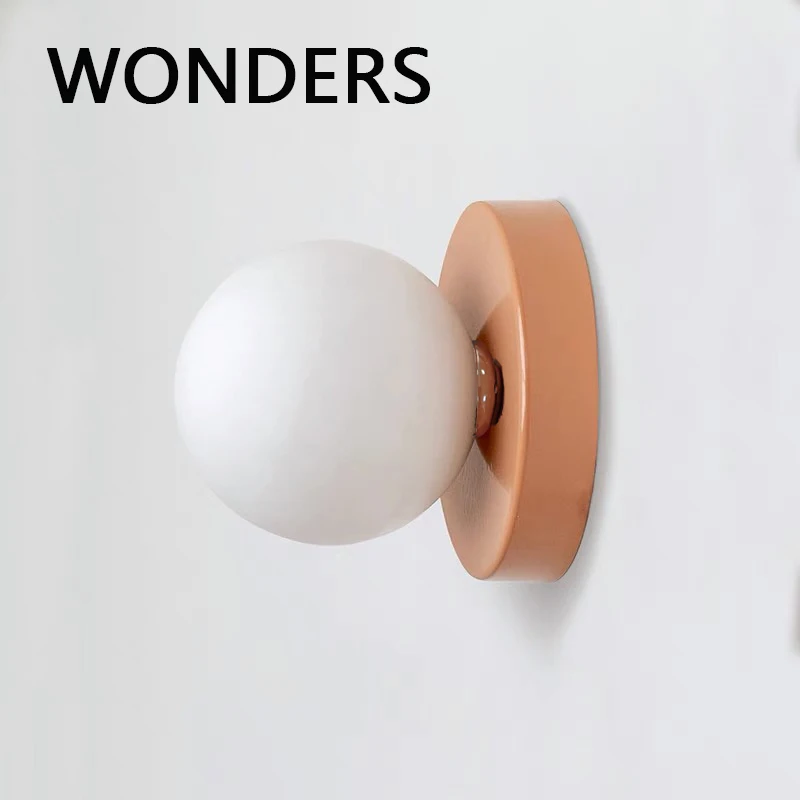Lámpara de Pared Pequeña Estilo Macaron, Base de Hierro con Pantalla de Plástico en Forma de Bola, Aplique de Luz Moderno para Decoración del Hogar, E27