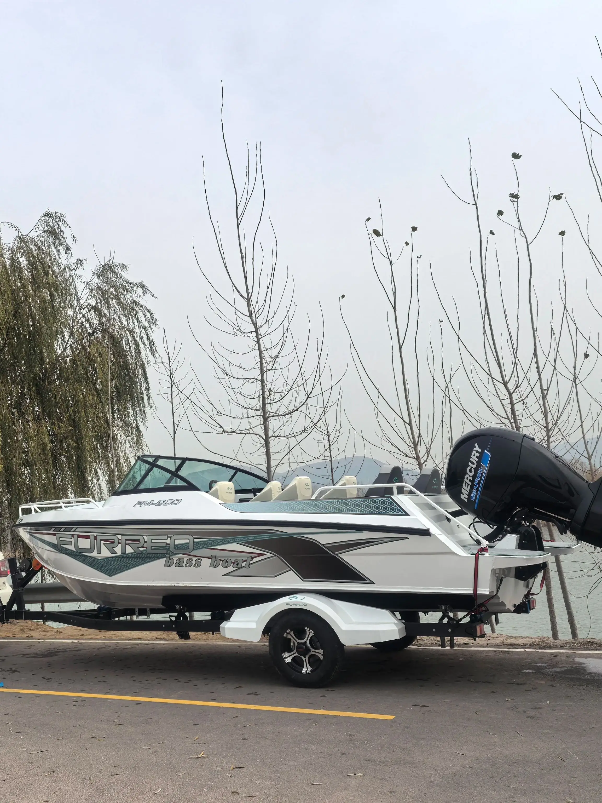 Multiple storage compartments large capacity bait fishing leisure boat can be for vacation FM600B Furreo 6m