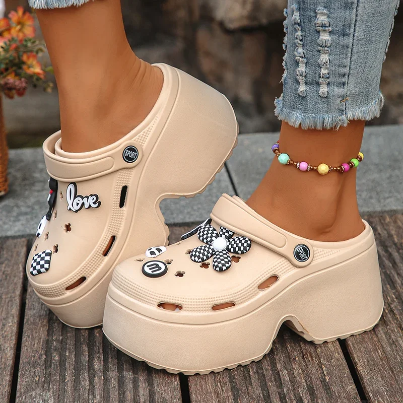Chunky Platform Clogs Garden Slippers Women Diy Hollow Out Thick Bottom Sandals Woman Summer Outdoor Non Slip Beach Sandles 2025