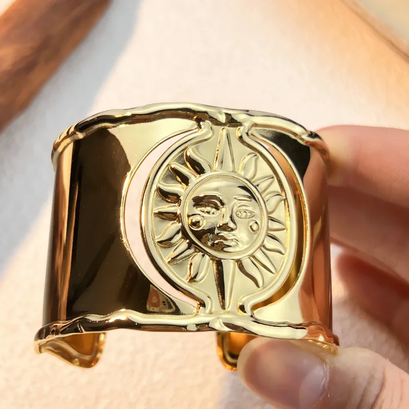 Stainless Steel Gold Plated Wrist Cuff Bangle Bracelet for Women Sun Pattern Texture Trendy Jewelry Party Gift Wide Bangles New