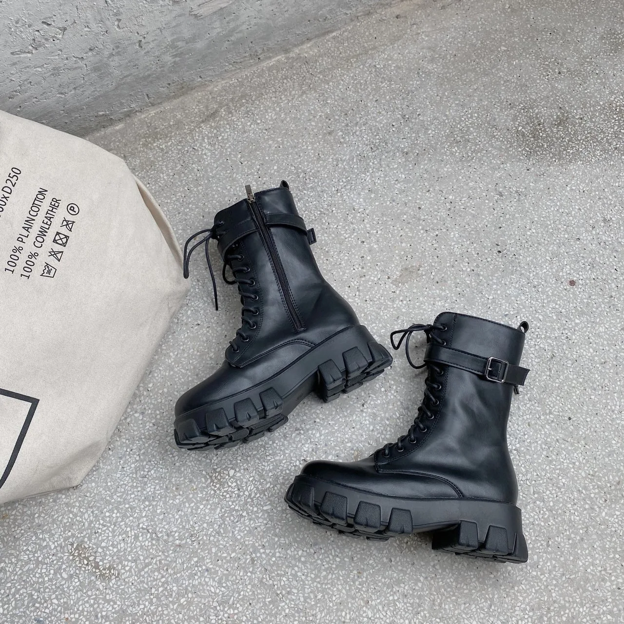 Autumn and Winter New Women's Fashion Motorcycle Mid Sleeve Boots  Thick Sole and Elevated Inner British Martin Boots