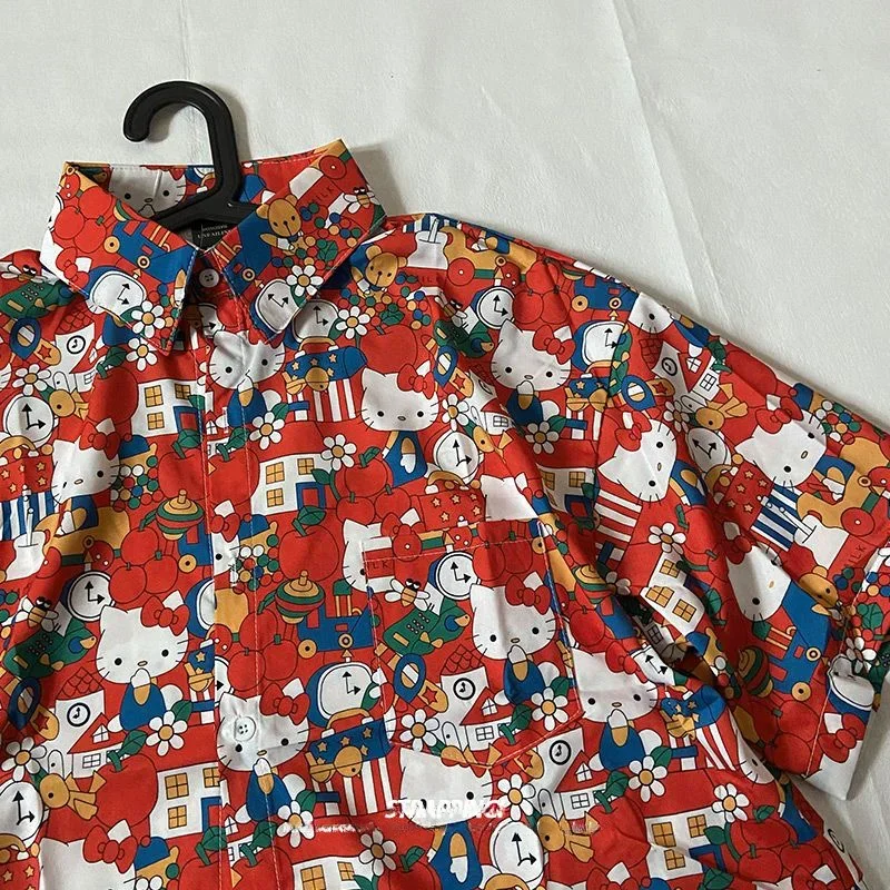 

Женская рубашка с коротким рукавом и принтом Hello Kitty