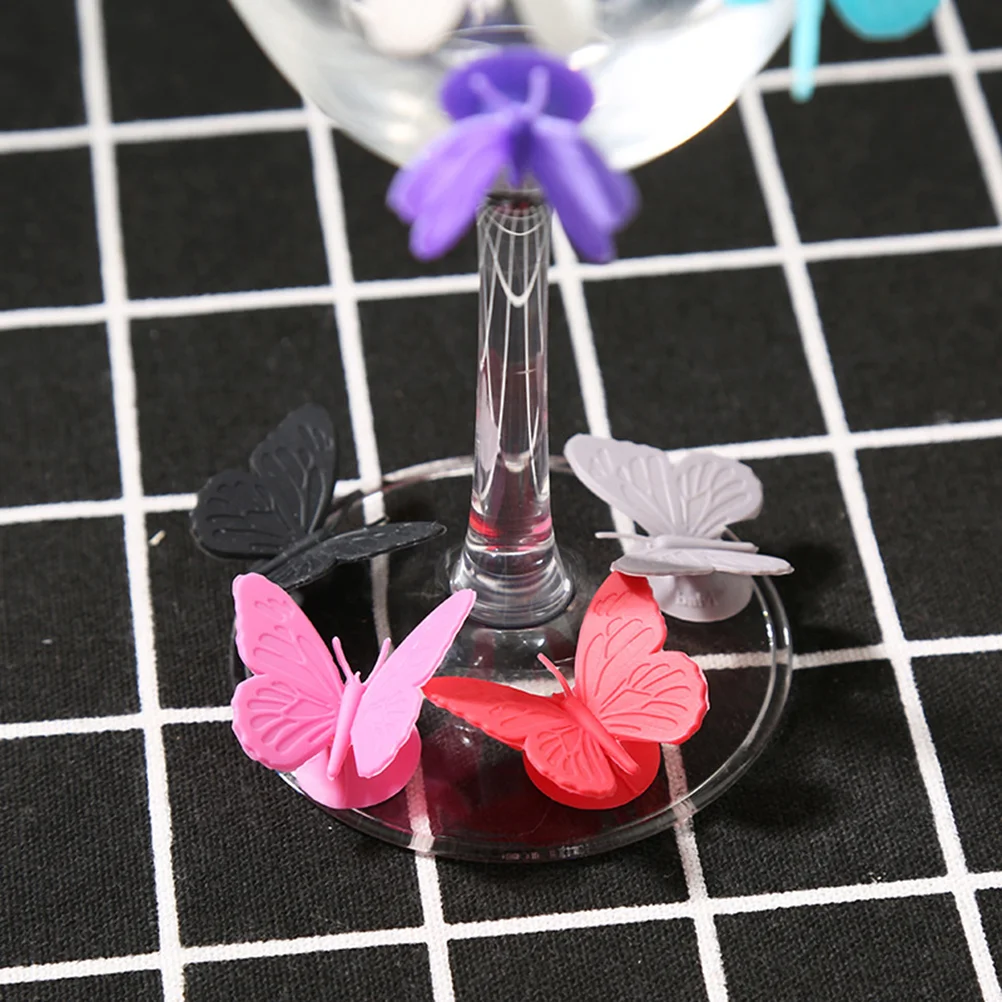 

Silicone Wine Glass Markers Butterfly Shape Wine Identifier Charms with Suction Cup Drinking Cup Signs (Random Color)