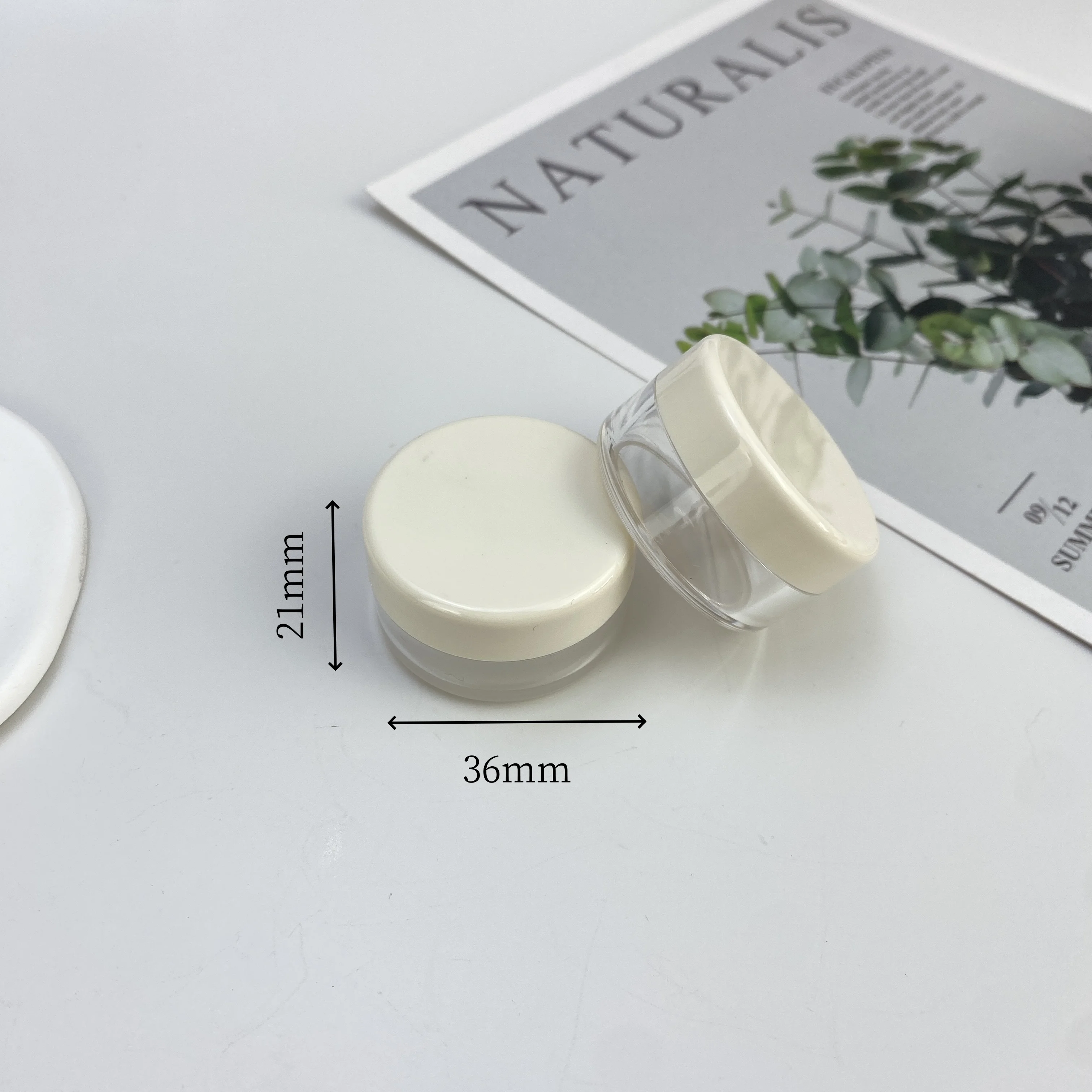 2g mini loose powder dispenser box makeup puff box with sieve travel compact portable not easy to leak powder 2