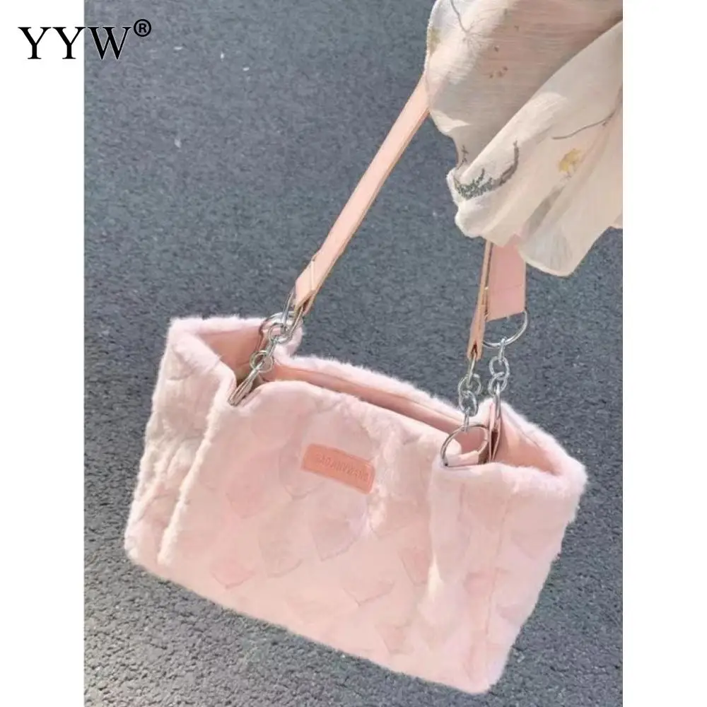 Large Capacity Soft Plush Underarm Handbag Casual Women's Love Heart Pattern Shoulder Bags Lady Winter Warm Furry Hobo Tote Bag
