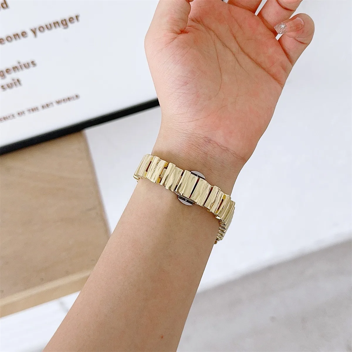 Cinturino per orologio per iWatch 42/44/45/46/49mm 38/40/41mm Cinturino per orologio in metallo alla moda per serie di orologi Ultra2 Serie 10/9/8/7/6/5/4/3/2/1_voghion.com